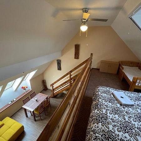 Gyulai Brill Apartman ภายนอก รูปภาพ