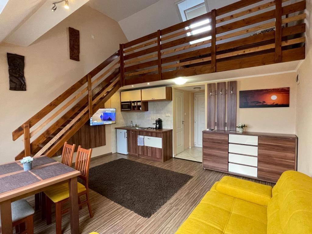 Gyulai Brill Apartman ภายนอก รูปภาพ