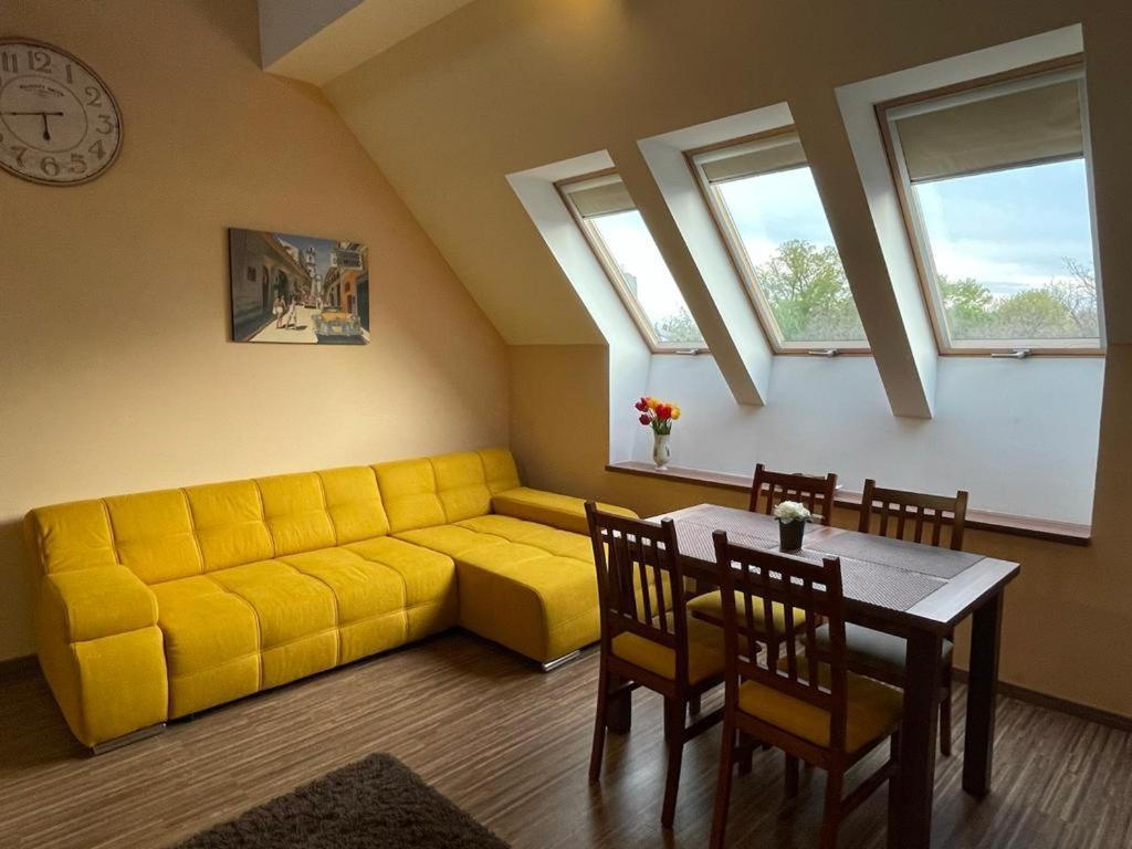 Gyulai Brill Apartman ภายนอก รูปภาพ