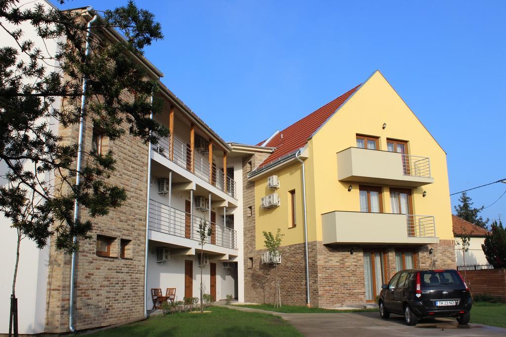Gyulai Brill Apartman ห้อง รูปภาพ