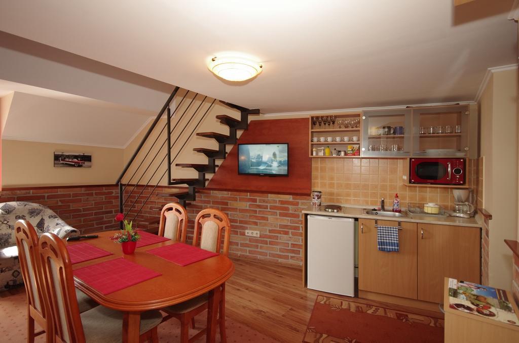 Gyulai Brill Apartman ภายนอก รูปภาพ