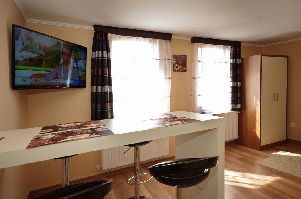 Gyulai Brill Apartman ภายนอก รูปภาพ
